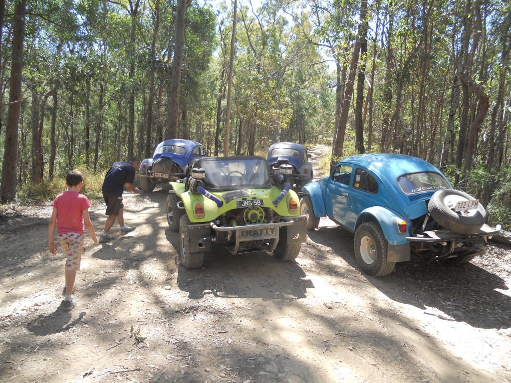 http://i933.photobucket.com/albums/ad172/smileyman1968/12-09-08%20-%20Offroading%20SE%20QLD/DSCN1108.jpg