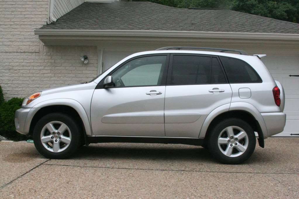 2004 toyota rav4 l package #3