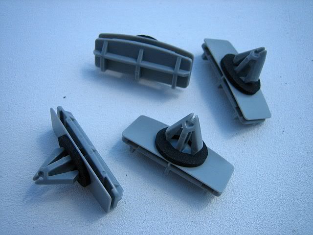 2005 on Jeep Liberty Fender Flare Moulding Clips 15 - 20887