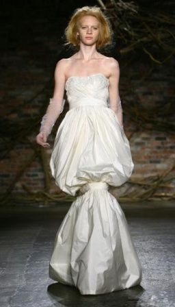 strange-ugly-wedding-dresses-ridiculous_zps9614ecfc.jpg