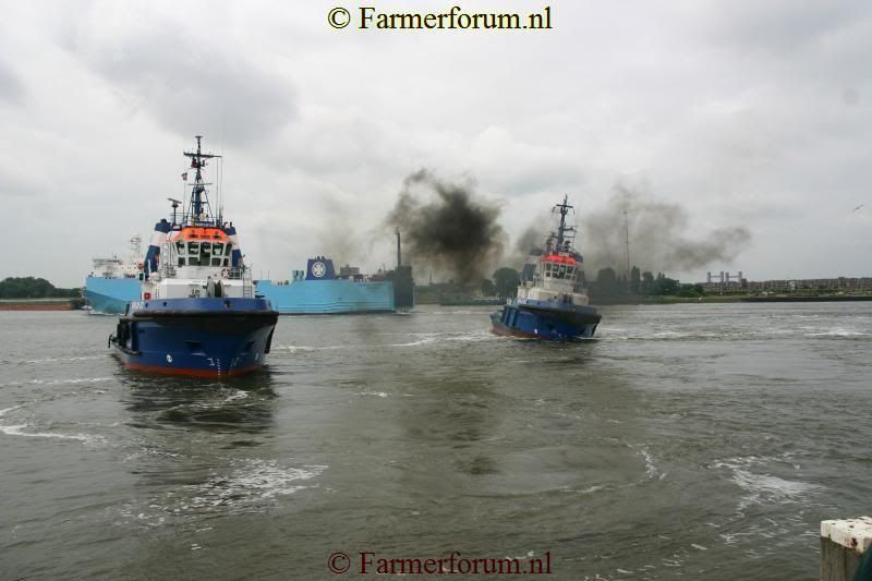 dagvandesleepvaartMaassluis2011118.jpg