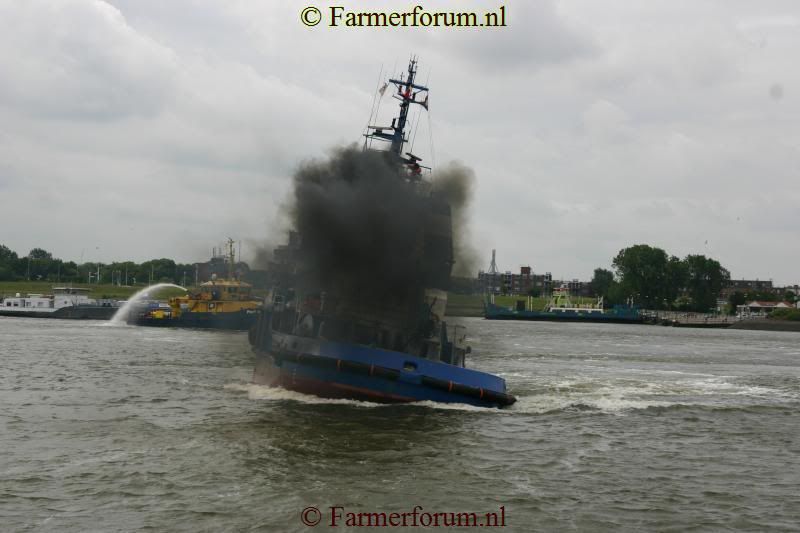 dagvandesleepvaartMaassluis2011148.jpg