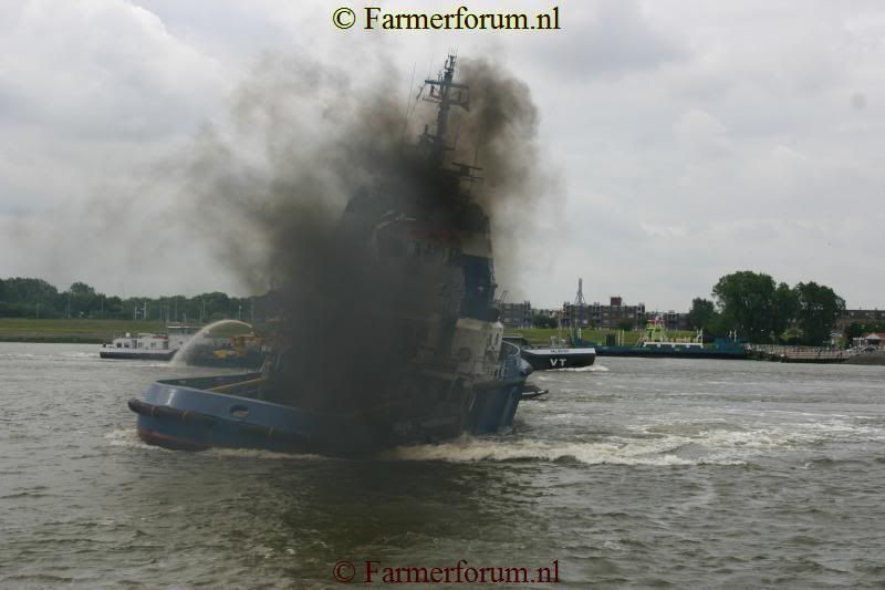dagvandesleepvaartMaassluis2011150.jpg