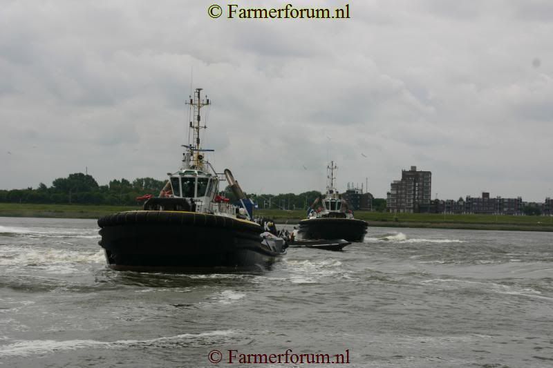 dagvandesleepvaartMaassluis2011175.jpg