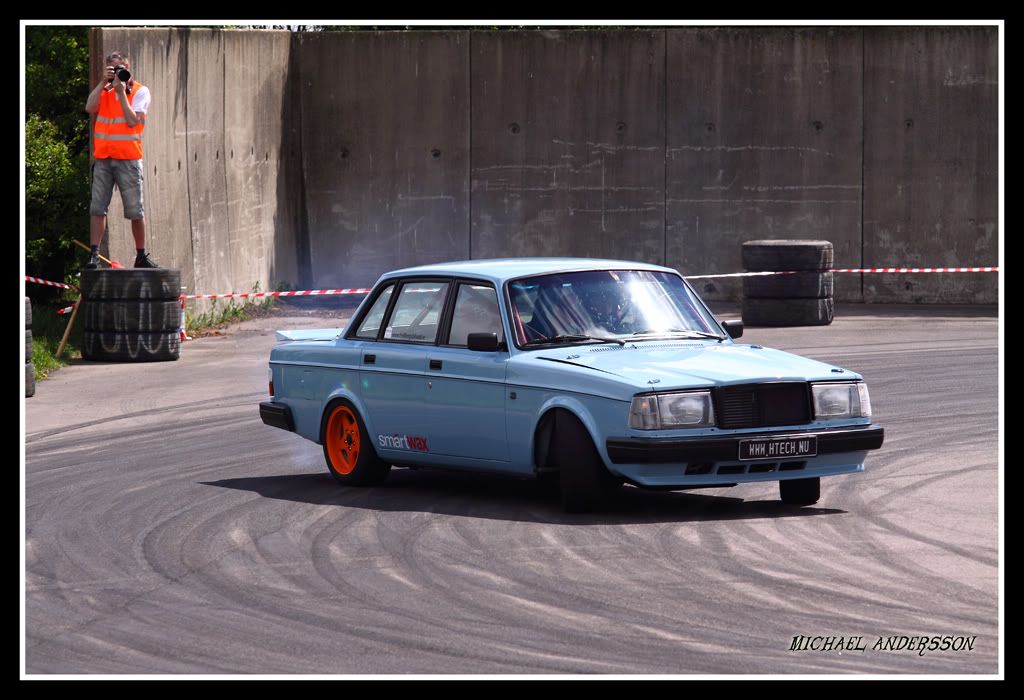 http://i933.photobucket.com/albums/ad177/Micke_a/Drifting%20Alstad/DriftingAlstad02.jpg