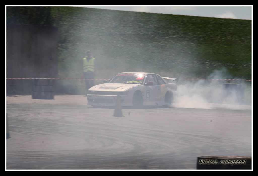 http://i933.photobucket.com/albums/ad177/Micke_a/Drifting%20Alstad/DriftingAlstad05.jpg