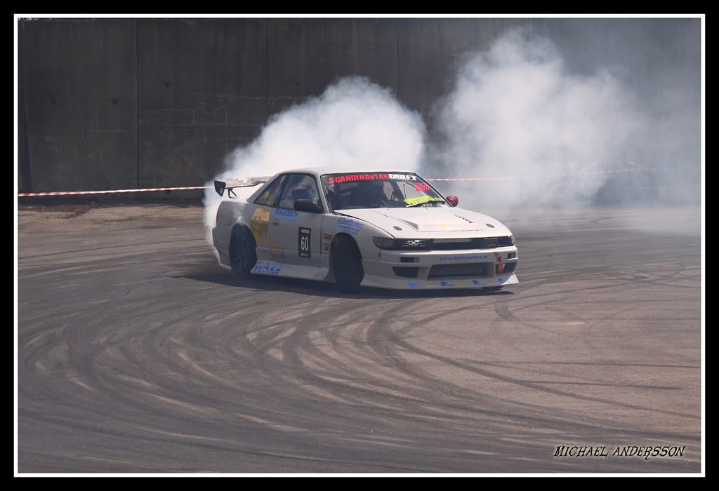 http://i933.photobucket.com/albums/ad177/Micke_a/Drifting%20Alstad/DriftingAlstad08.jpg