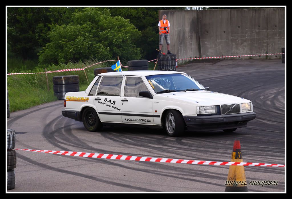 http://i933.photobucket.com/albums/ad177/Micke_a/Drifting%20Alstad/DriftingAlstad12.jpg