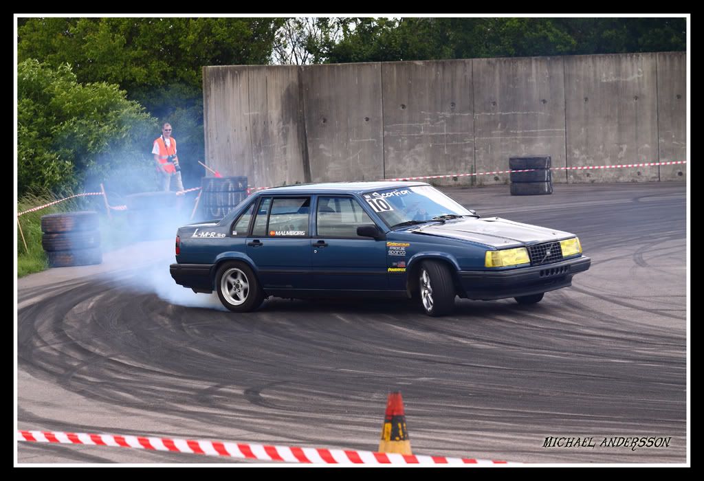 http://i933.photobucket.com/albums/ad177/Micke_a/Drifting%20Alstad/DriftingAlstad17.jpg