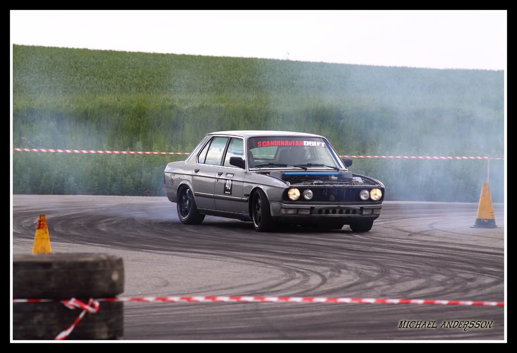 http://i933.photobucket.com/albums/ad177/Micke_a/Drifting%20Alstad/DriftingAlstad19.jpg