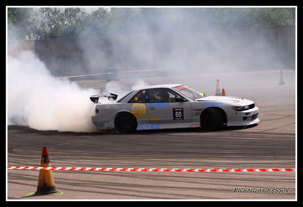 http://i933.photobucket.com/albums/ad177/Micke_a/Drifting%20Alstad/DriftingAlstad34.jpg