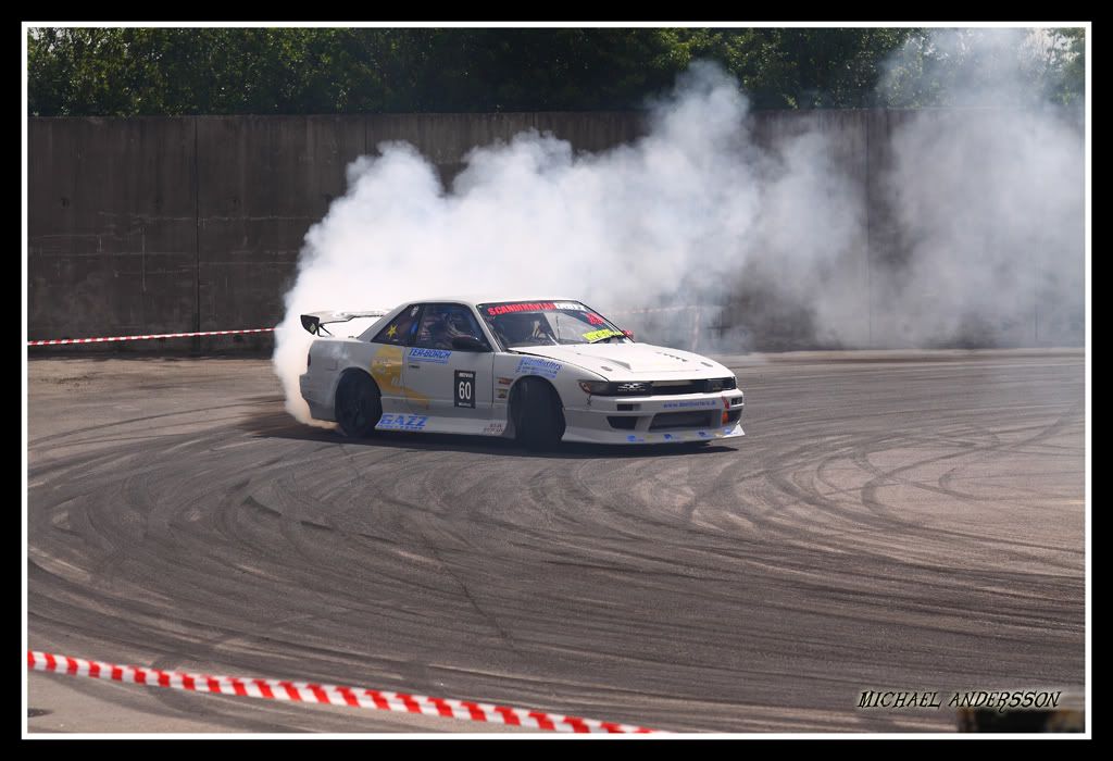http://i933.photobucket.com/albums/ad177/Micke_a/Drifting%20Alstad/DriftingAlstad60.jpg