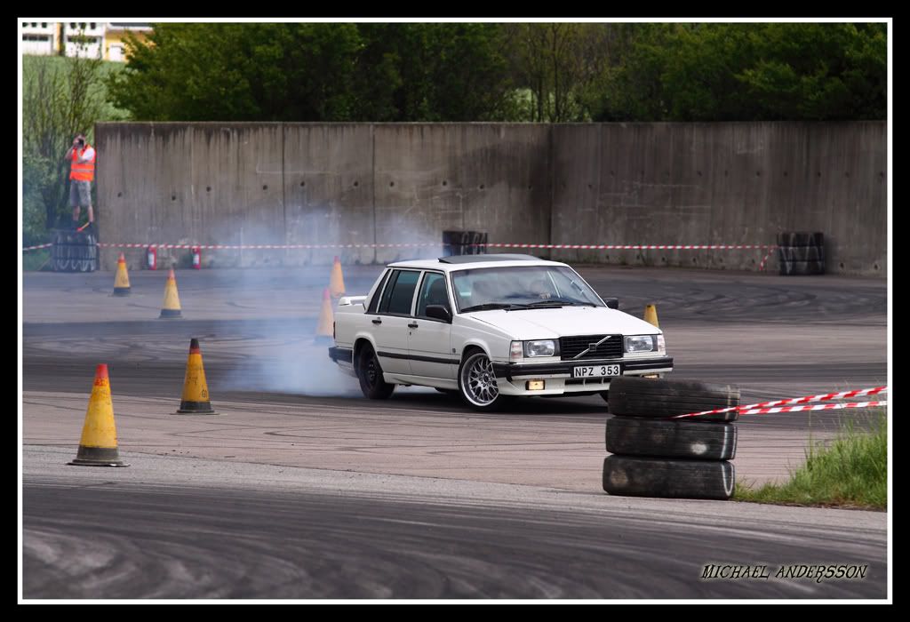 http://i933.photobucket.com/albums/ad177/Micke_a/Drifting%20Alstad/DriftingAlstad90.jpg